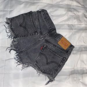 LEVI Jean shorts SIZE 24